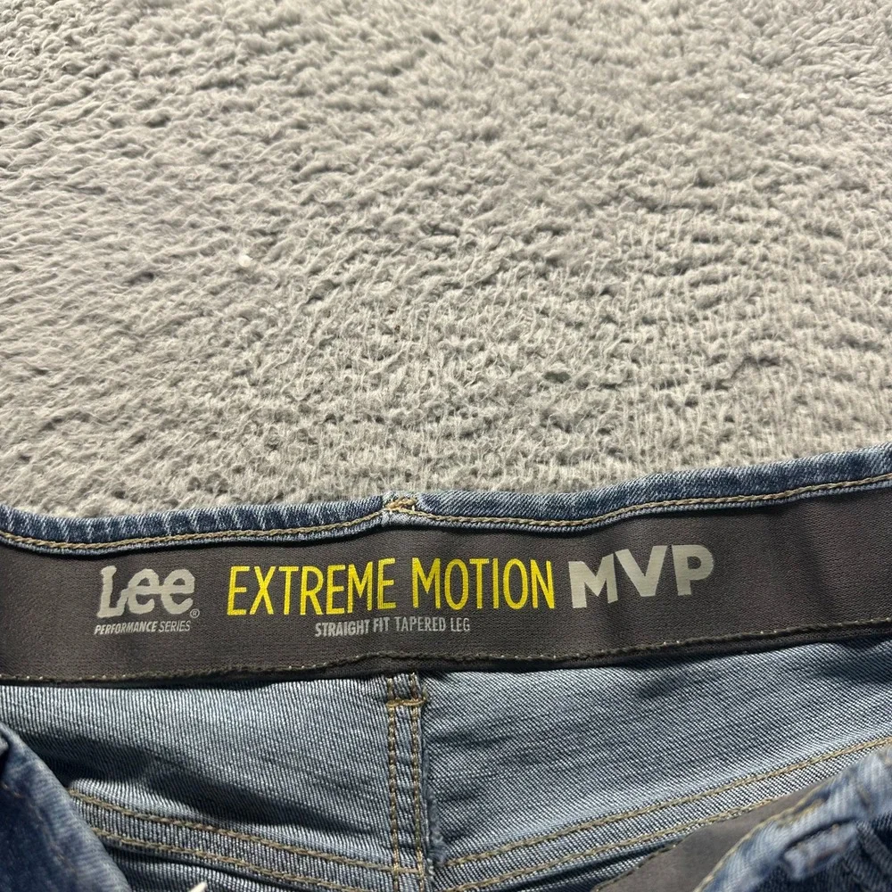 Lee Extreme Motion MVP Jeans Mens 42x30 Blue Cotton Denim Straight Faded Stretch
